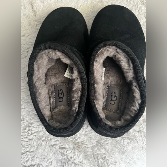 NWOT UGG clogs - Picture 4 of 5